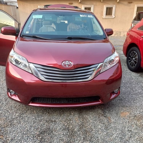 FOREIGN USED 2011 TOYOTA SIENNA LIMITED AWD