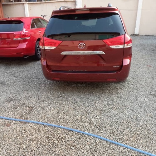 FOREIGN USED 2011 TOYOTA SIENNA LIMITED AWD