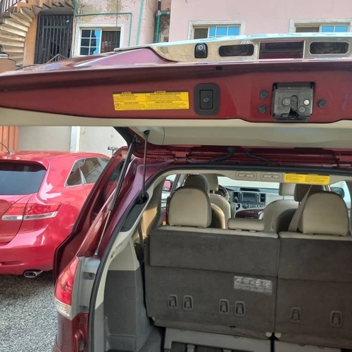 FOREIGN USED 2011 TOYOTA SIENNA LIMITED AWD