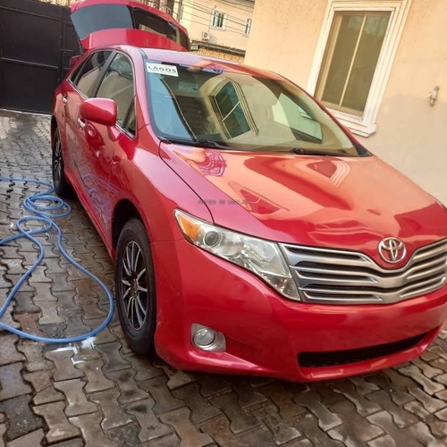FOREIGN USED 2011 TOYOTA VENZA AWD V6 FOR SALE IN LAGOS