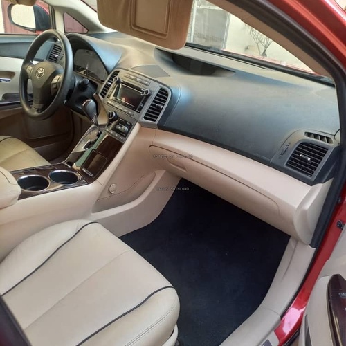FOREIGN USED 2011 TOYOTA VENZA AWD V6 FOR SALE IN LAGOS