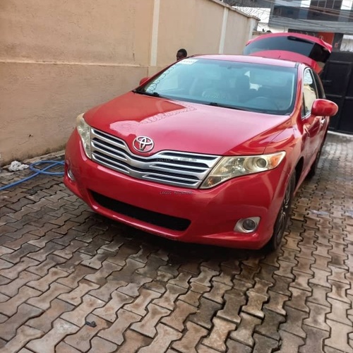 FOREIGN USED 2011 TOYOTA VENZA AWD V6 FOR SALE IN LAGOS