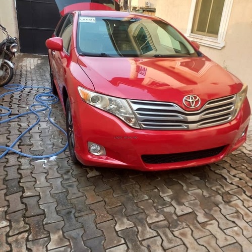 FOREIGN USED 2011 TOYOTA VENZA AWD V6 FOR SALE IN LAGOS