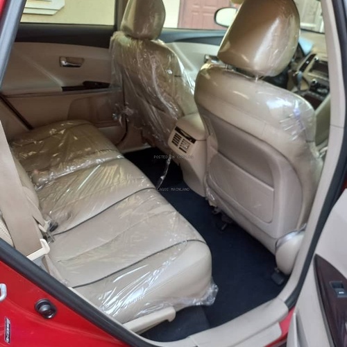 FOREIGN USED 2011 TOYOTA VENZA AWD V6 FOR SALE IN LAGOS