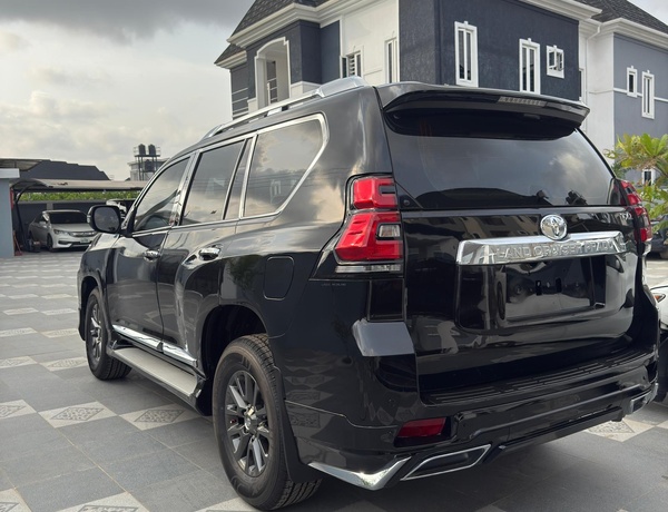 FOREIGN USED 2017 TOYOTA LANDCRUISER PRADO TXL