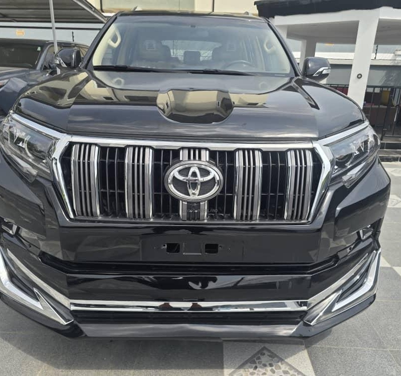 FOREIGN USED 2017 TOYOTA LANDCRUISER PRADO TXL image