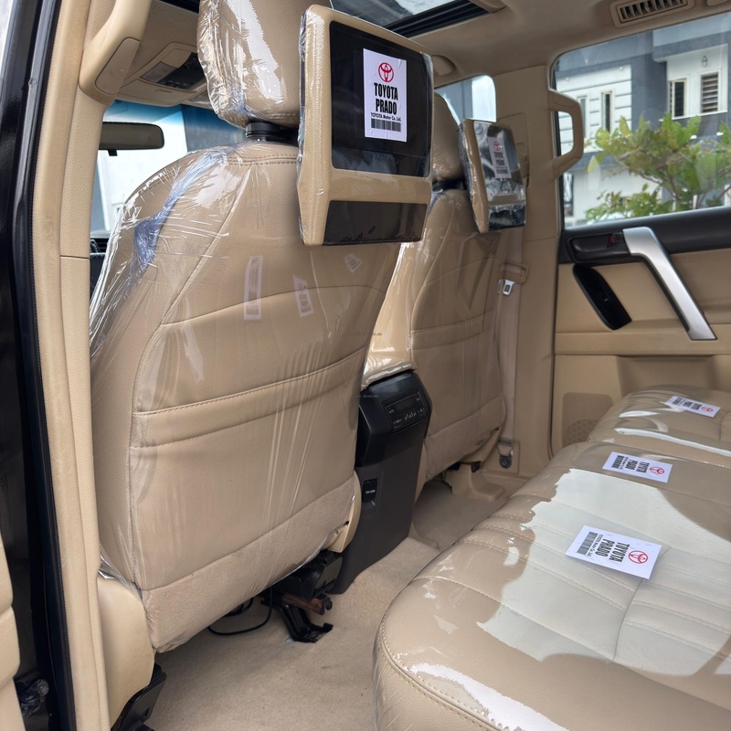 FOREIGN USED 2017 TOYOTA LANDCRUISER PRADO TXL image