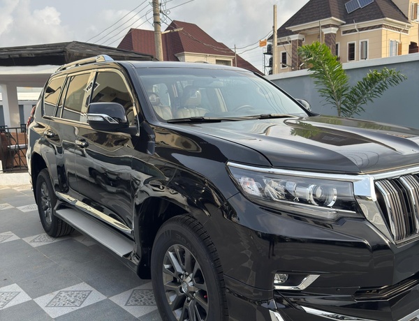 FOREIGN USED 2017 TOYOTA LANDCRUISER PRADO TXL