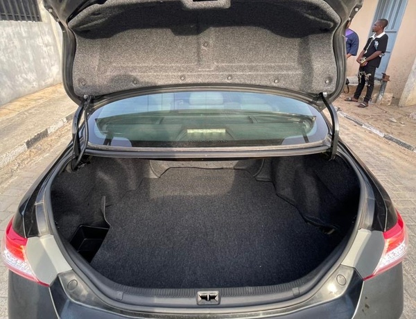 NEW ARRIVAL TOKUNBO 2011 TOYOTA CAMRY SE