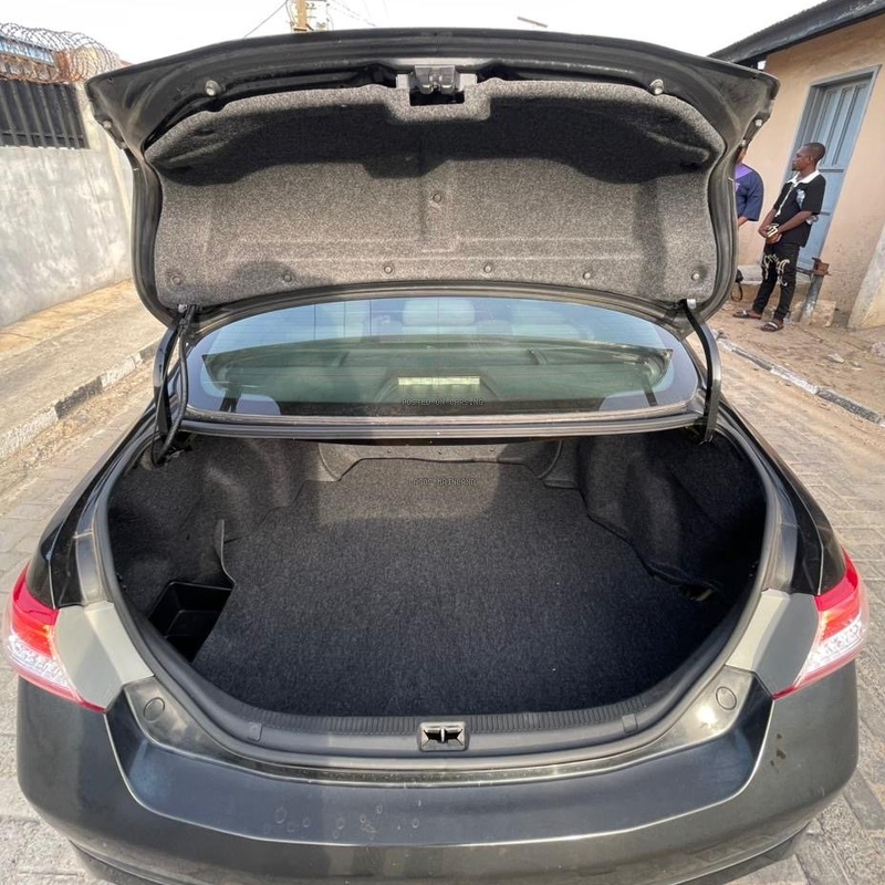 NEW ARRIVAL TOKUNBO 2011 TOYOTA CAMRY SE image