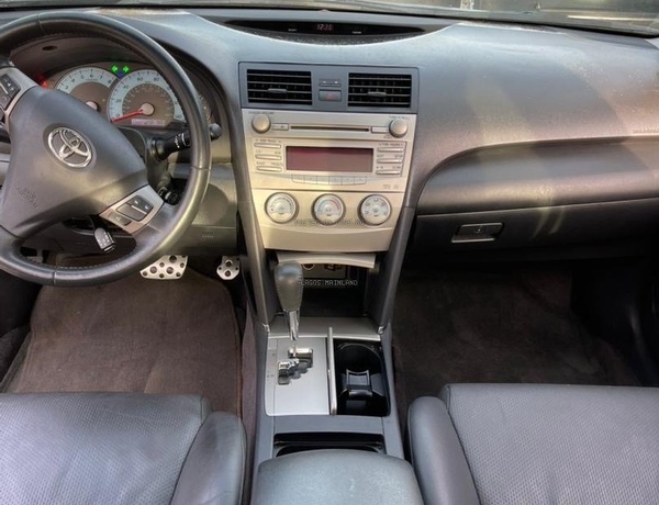 NEW ARRIVAL TOKUNBO 2011 TOYOTA CAMRY SE