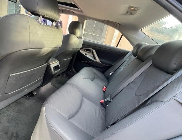 NEW ARRIVAL TOKUNBO 2011 TOYOTA CAMRY SE