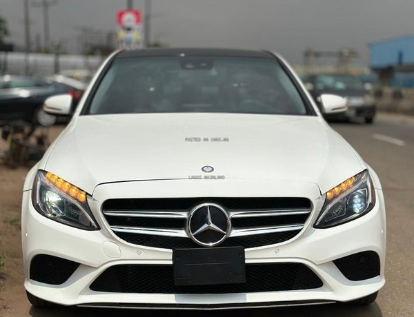 NEW ENTRY:FOREIGN USED 2016 MERCEDES BENZ C300 4MATIC