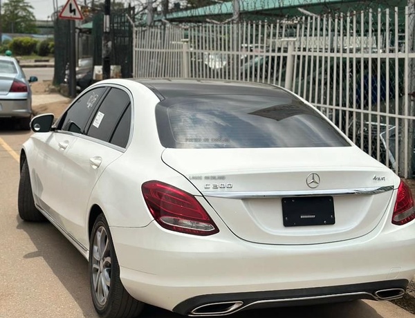 NEW ENTRY:FOREIGN USED 2016 MERCEDES BENZ C300 4MATIC