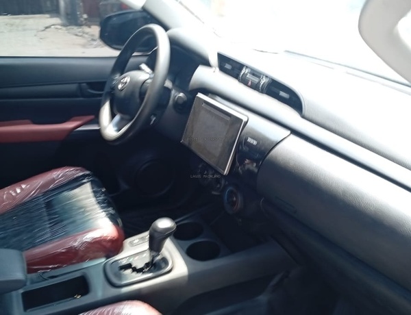 FORIEGN USED 2019 TOYOTA HILUX 