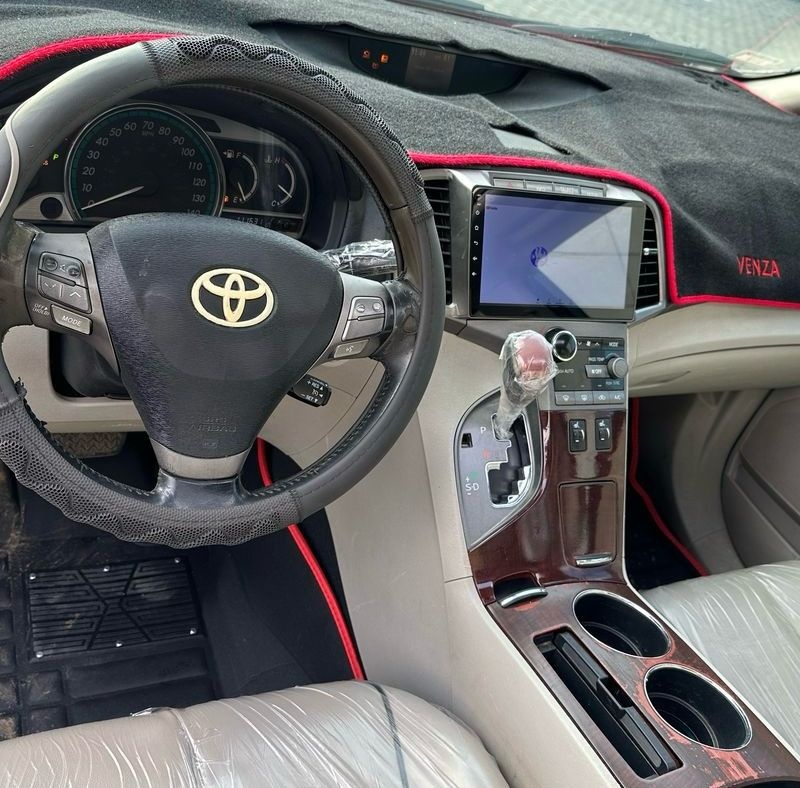 Registered Toyota Venza 2011 image