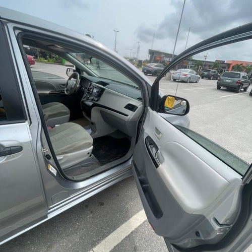 Toks Toyota Sienna 2011 In Lekki,Lagos