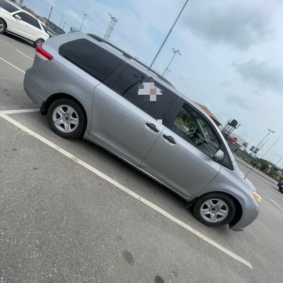Toks Toyota Sienna 2011 In Lekki,Lagos
