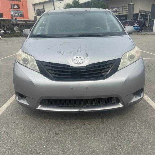 Toks Toyota Sienna 2011 In Lekki,Lagos
