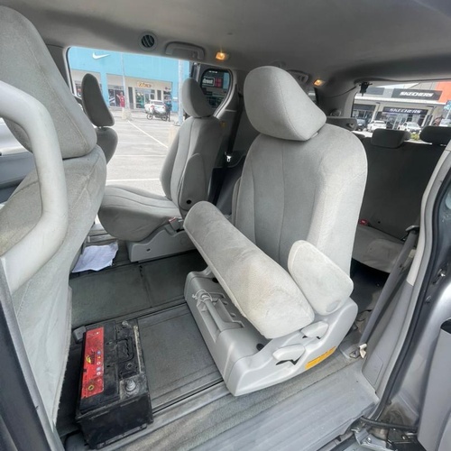 Toks Toyota Sienna 2011 In Lekki,Lagos