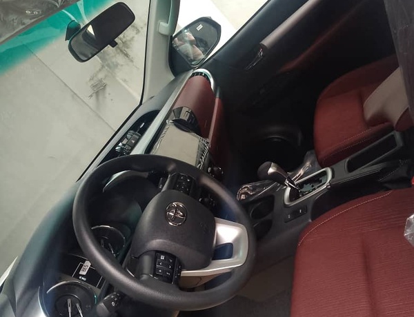 BRAND NEW TOYOTA HILUX PETROL 2.7L AT 2025 MODEL