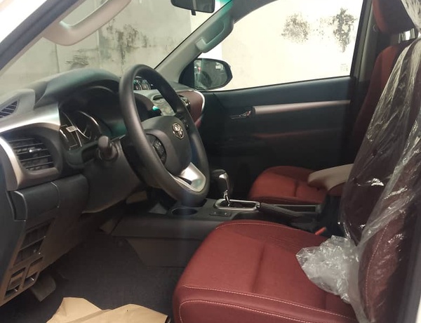 BRAND NEW TOYOTA HILUX PETROL 2.7L AT 2025 MODEL