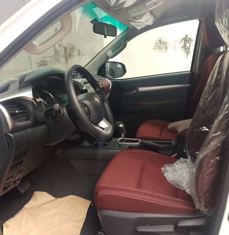 BRAND NEW TOYOTA HILUX PETROL 2.7L AT 2025 MODEL image