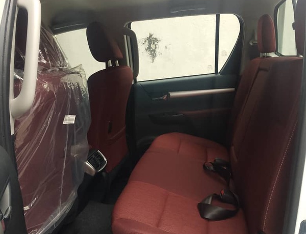 BRAND NEW TOYOTA HILUX PETROL 2.7L AT 2025 MODEL