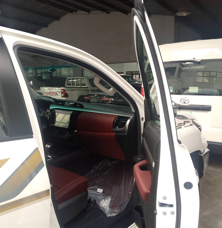 BRAND NEW TOYOTA HILUX PETROL 2.7L AT 2025 MODEL image