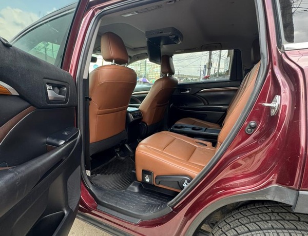 Foreign Used 2018 Toyota Highlander for Sale In Lagos