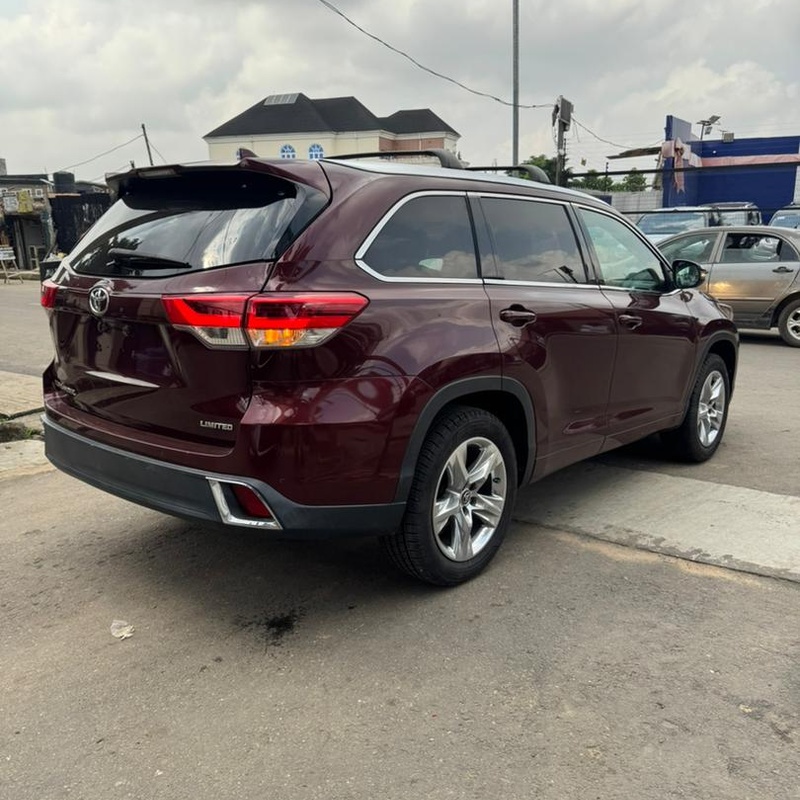 Foreign Used 2018 Toyota Highlander for Sale In Lagos image