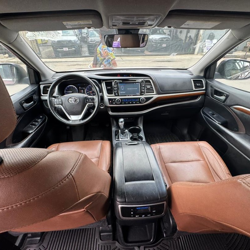 Foreign Used 2018 Toyota Highlander for Sale In Lagos image