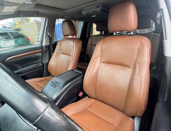 Foreign Used 2018 Toyota Highlander for Sale In Lagos