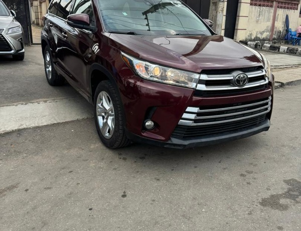 Foreign Used 2018 Toyota Highlander for Sale In Lagos