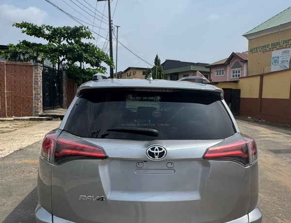 Registered 2017 Toyota Highlander for Sale In Yaba Lagos