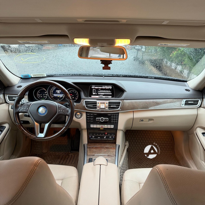 2014 Mercedes Benz E 350 4Matic Luxury Edition image