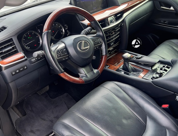 2019 Lexus LX 570 in Lekki