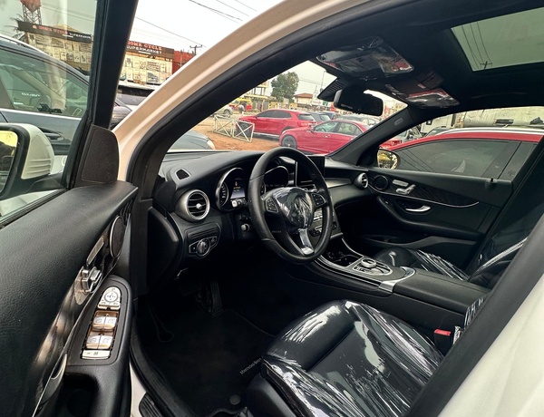 Foreign Used 2018 Mercedes Benz GLC300 
