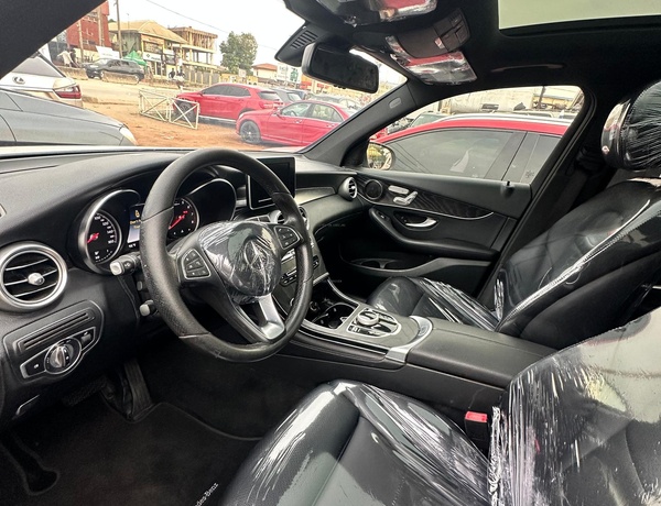 Foreign Used 2018 Mercedes Benz GLC300 