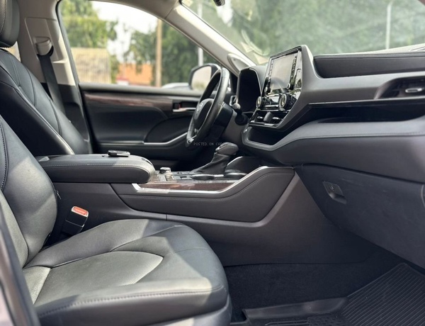 2022 Toyota Highlander limited In Lagos