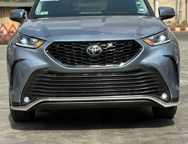 2022 Toyota Highlander limited In Lagos