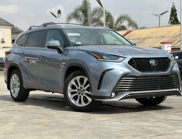 2022 Toyota Highlander limited In Lagos