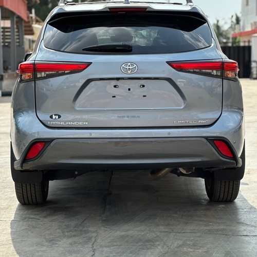 2022 Toyota Highlander limited In Lagos