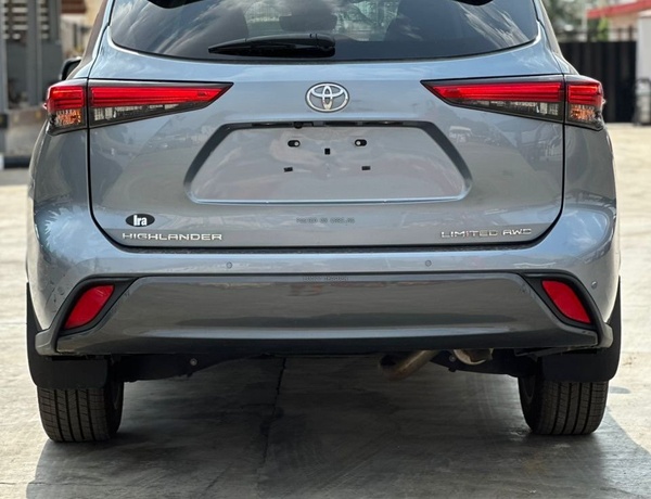 2022 Toyota Highlander limited In Lagos