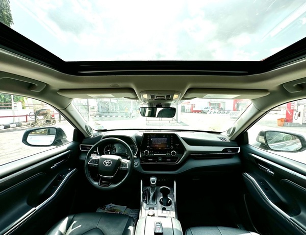 2022 Toyota Highlander limited In Lagos