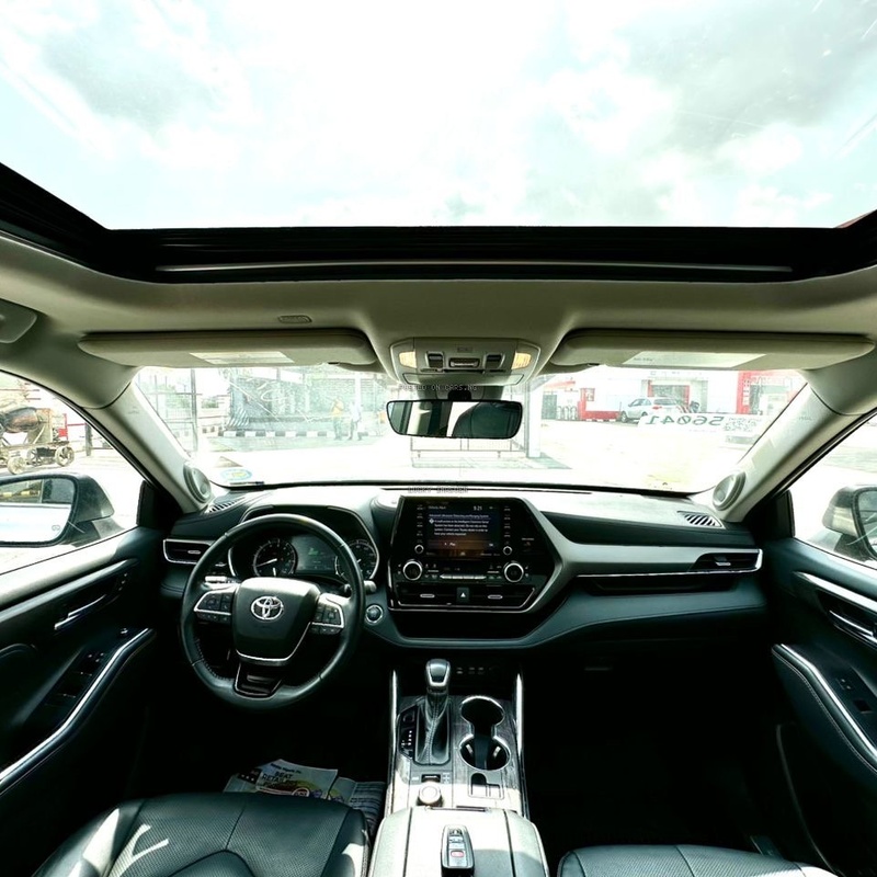 2022 Toyota Highlander limited In Lagos image