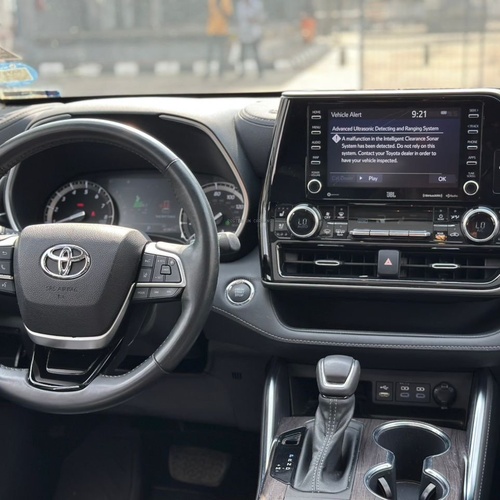 2022 Toyota Highlander limited In Lagos