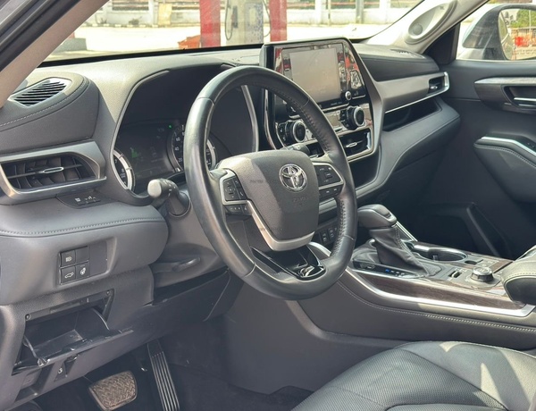 2022 Toyota Highlander limited In Lagos