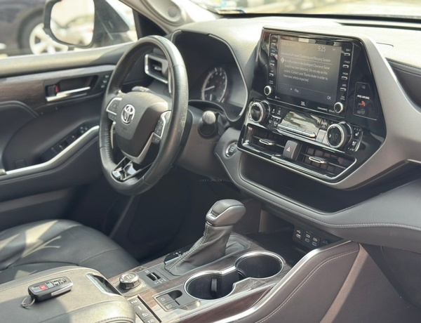 2022 Toyota Highlander limited In Lagos