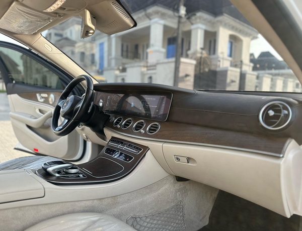 Benz E300 2018 in lagos